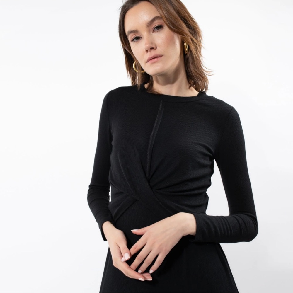 Recollection Ribbed Cropped Twist Front Top